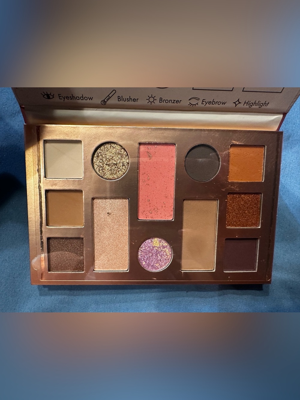 The Beauty Crop Eyeshadow Palette with Pink Blush & Multitone Shadows
